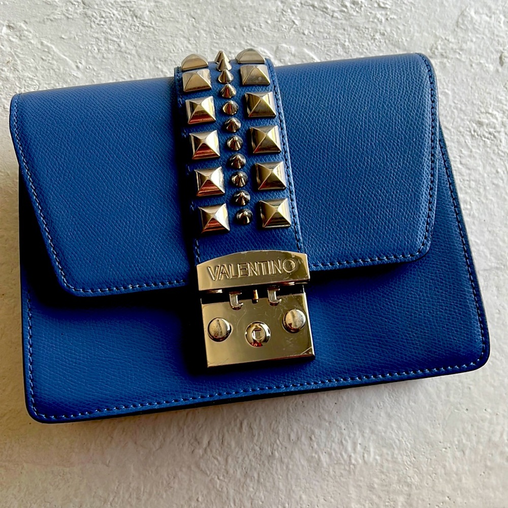 valentino boxy clutch without straps